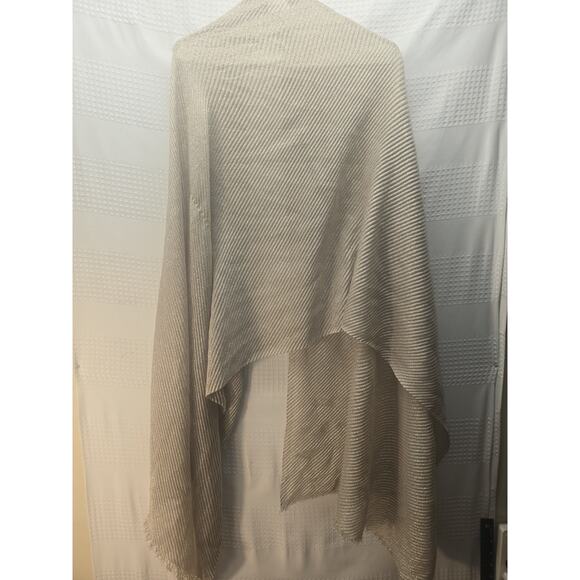 Nine West NEW Stone Wash Scarf Womens Gold Metallic Sparkle Rectangle NWT - Picture 3 of 5